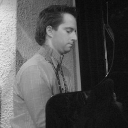 
                                nastop z Anjo Bukovec, jazz club Gajo, Ljubljana, 25.feb.2004 (foto: Datsogallery)                                